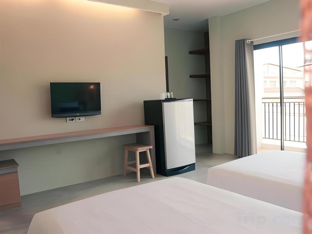 Yellow Moon Hotel Pattaya Exterior photo