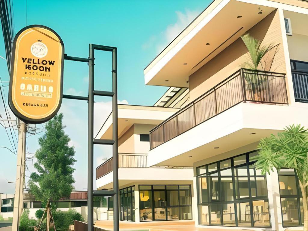 Yellow Moon Hotel Pattaya Exterior photo