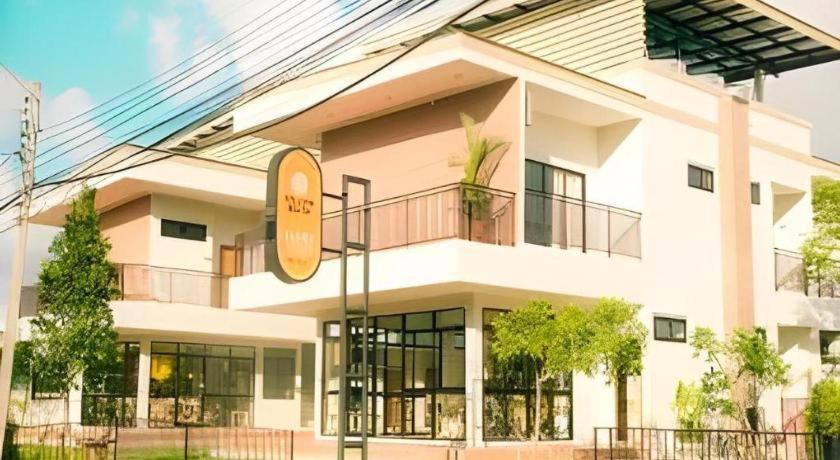 Yellow Moon Hotel Pattaya Exterior photo