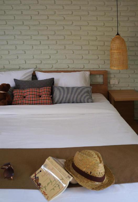 Yellow Moon Hotel Pattaya Exterior photo