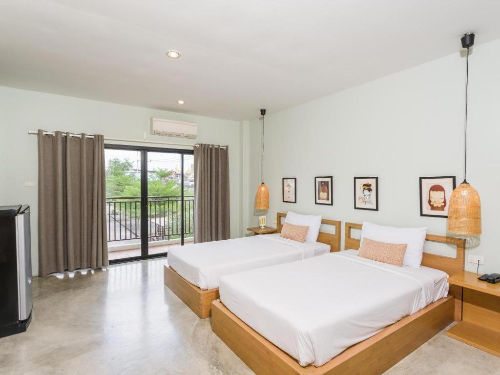 Yellow Moon Hotel Pattaya Exterior photo