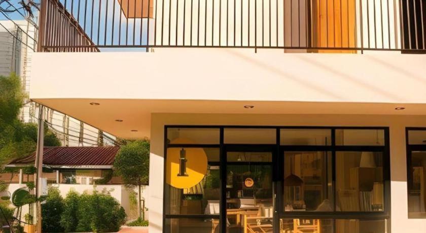 Yellow Moon Hotel Pattaya Exterior photo